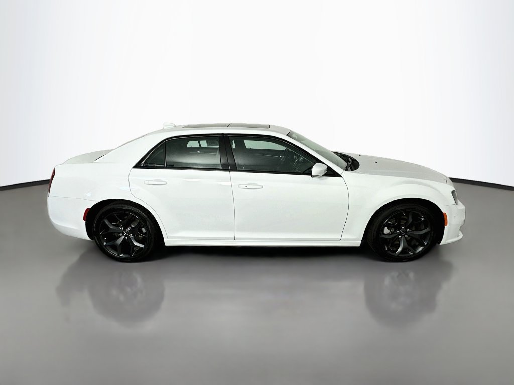 Used 2023 Chrysler 300 Touring L w/ Popular Equipment Group RWD image 8