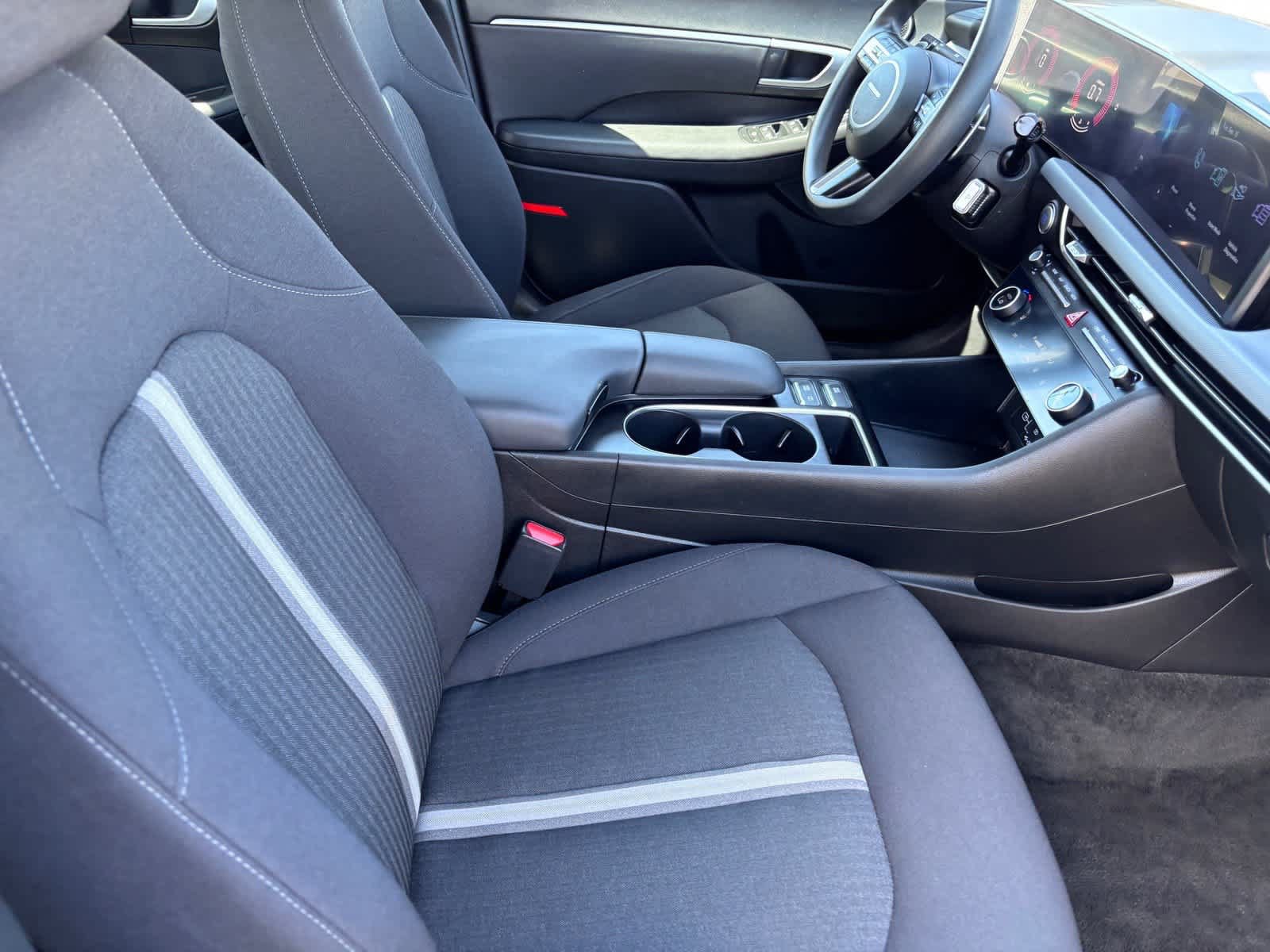 Used 2025 Hyundai Sonata SEL FWD image 13