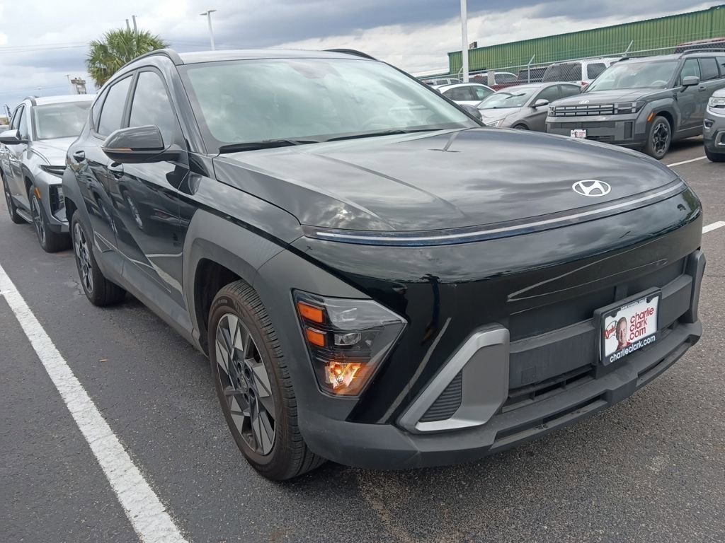 Used 2025 Hyundai Kona SEL image 2