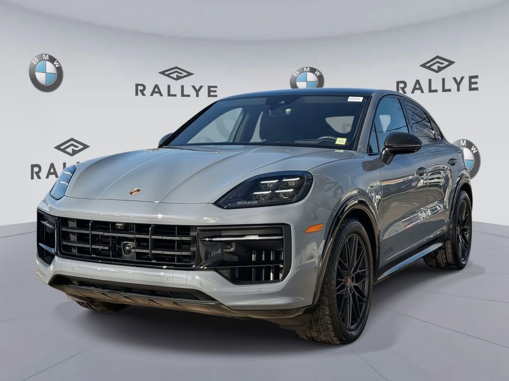 Used 2025 Porsche Cayenne GTS image 3