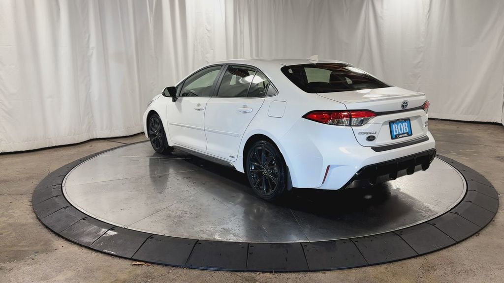 Used 2024 Toyota Corolla SE image 8