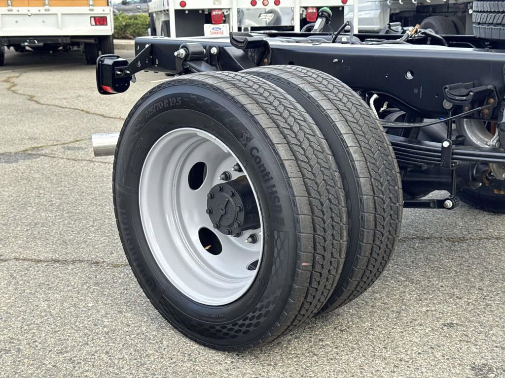 New 2026 Ford F550 2WD Regular Cab Super Duty image 18