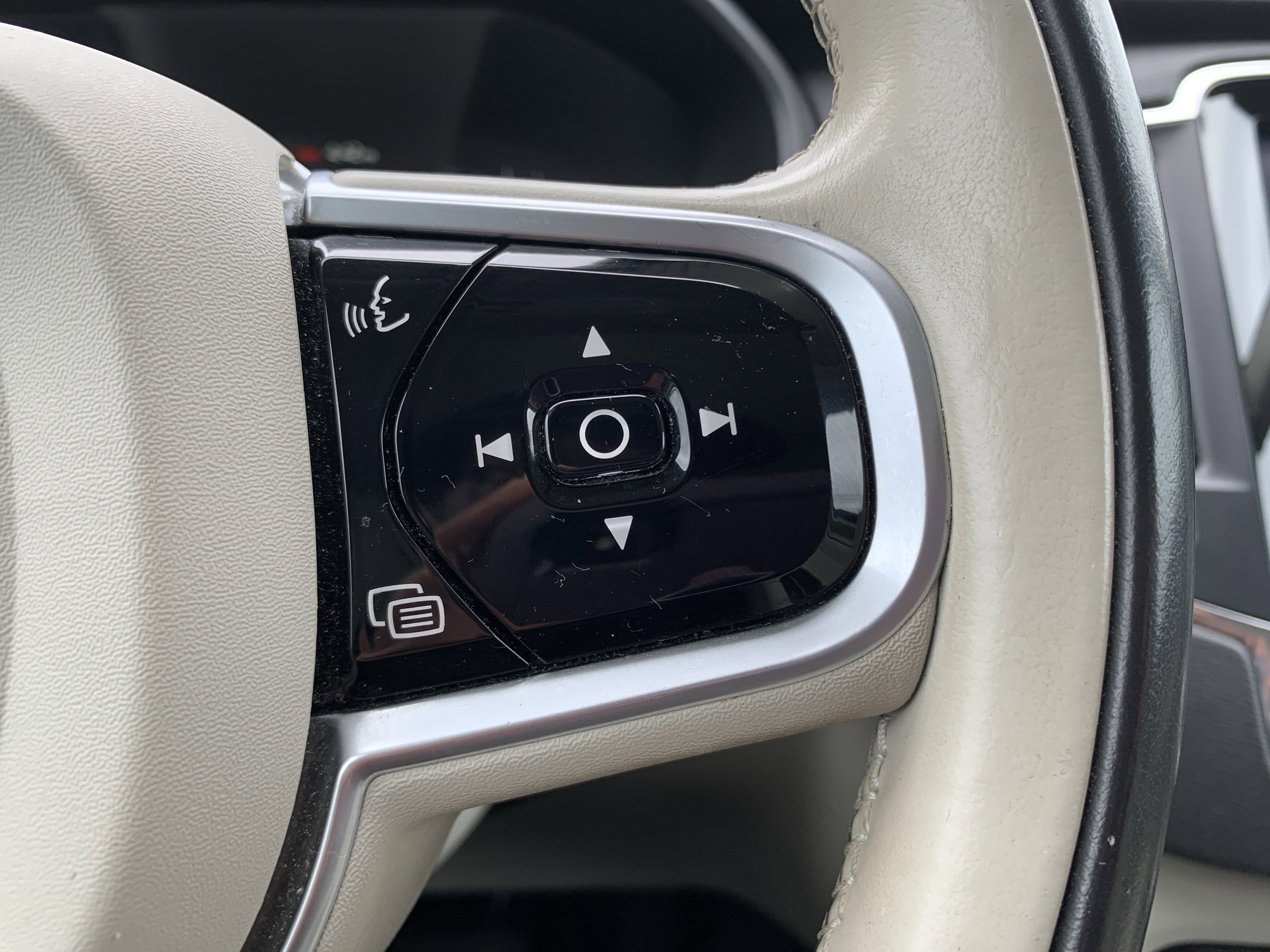 Used 2019 Volvo XC90 T6 Momentum w/ Advanced Package AWD/4WD image 20