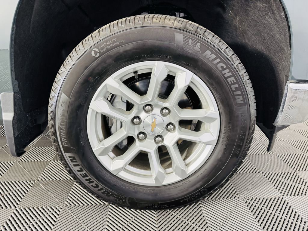 Used 2025 Chevrolet Silverado 1500 LT AWD/4WD image 30