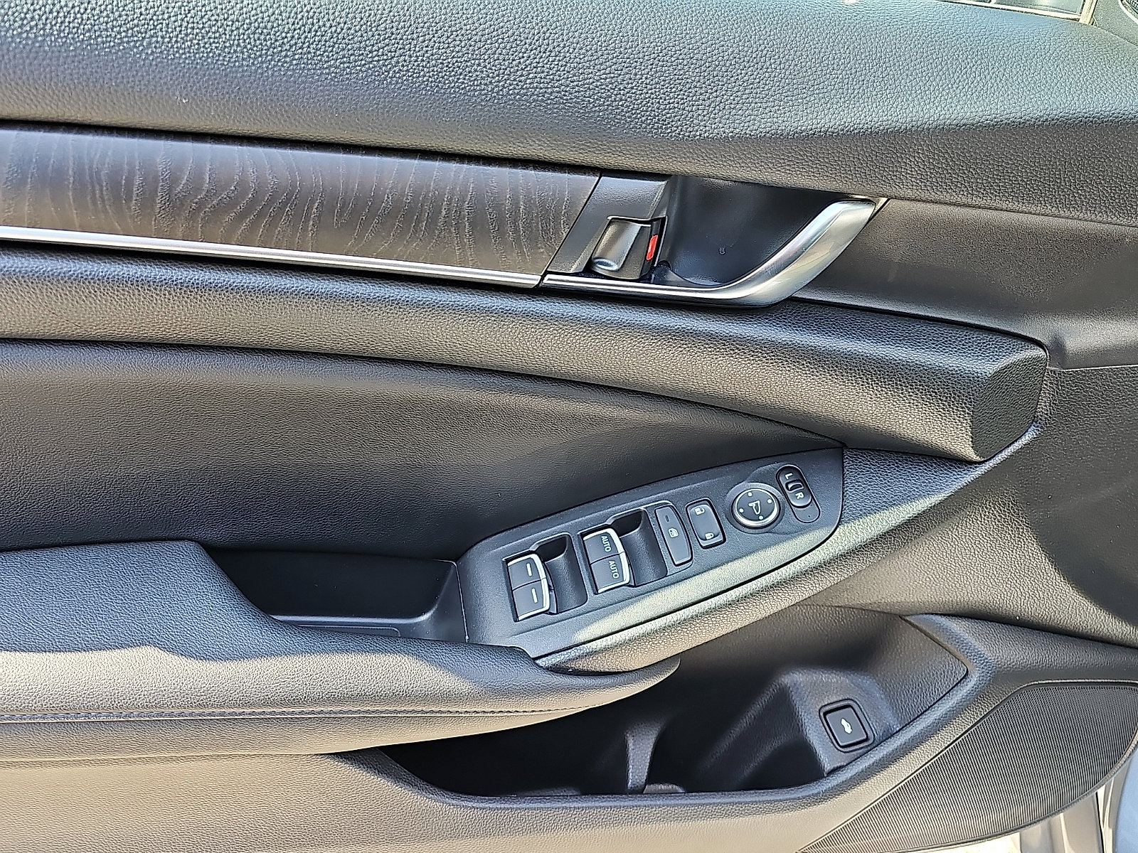 Certified 2020 Honda Accord EX image 12