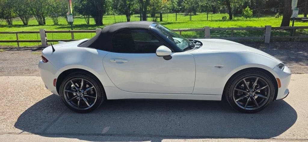 Used 2017 MAZDA MX-5 Miata Grand Touring RWD image 7