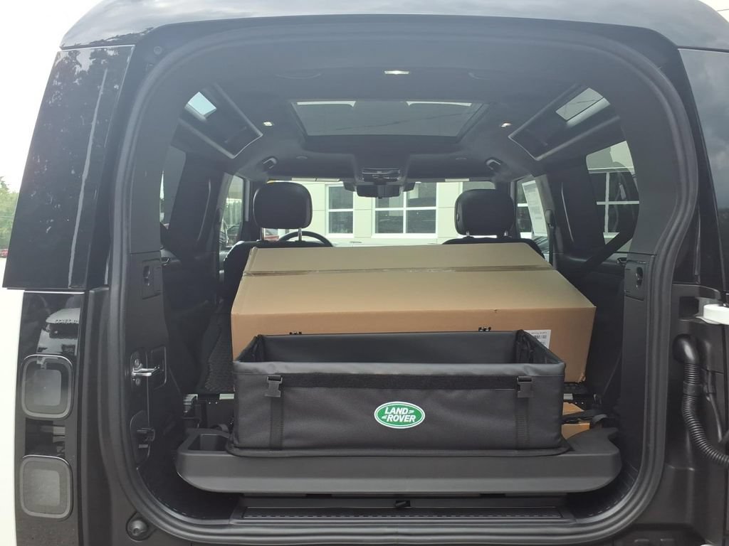 New 2026 Land Rover Defender 90 V8 AWD/4WD image 10