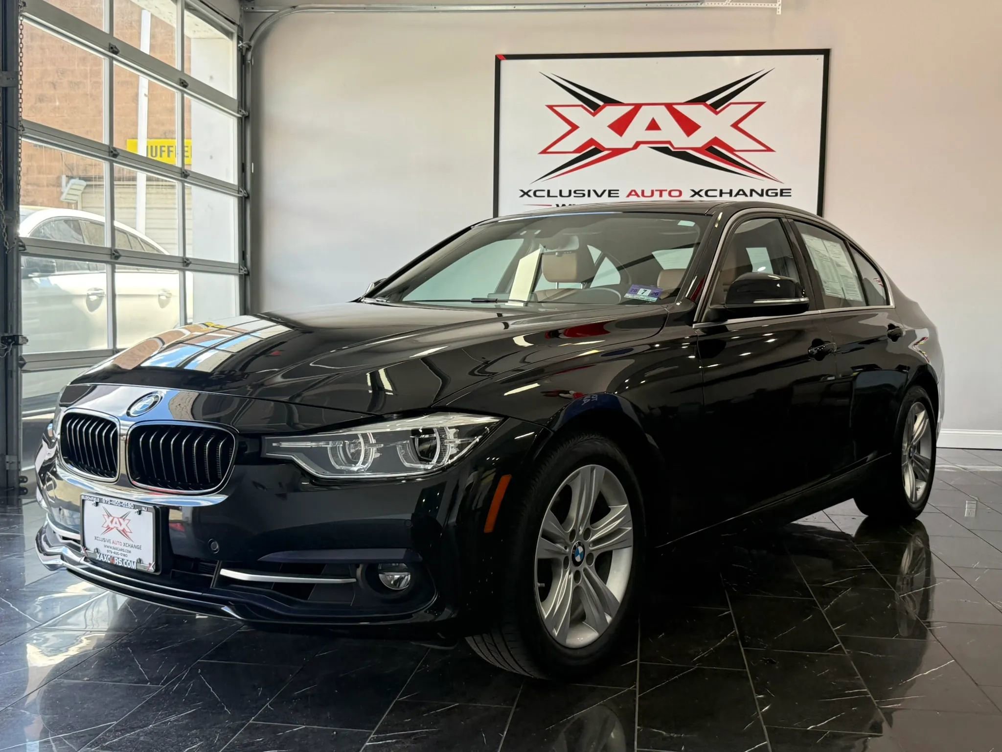 Used 2017 BMW 330i xDrive Sedan image 3