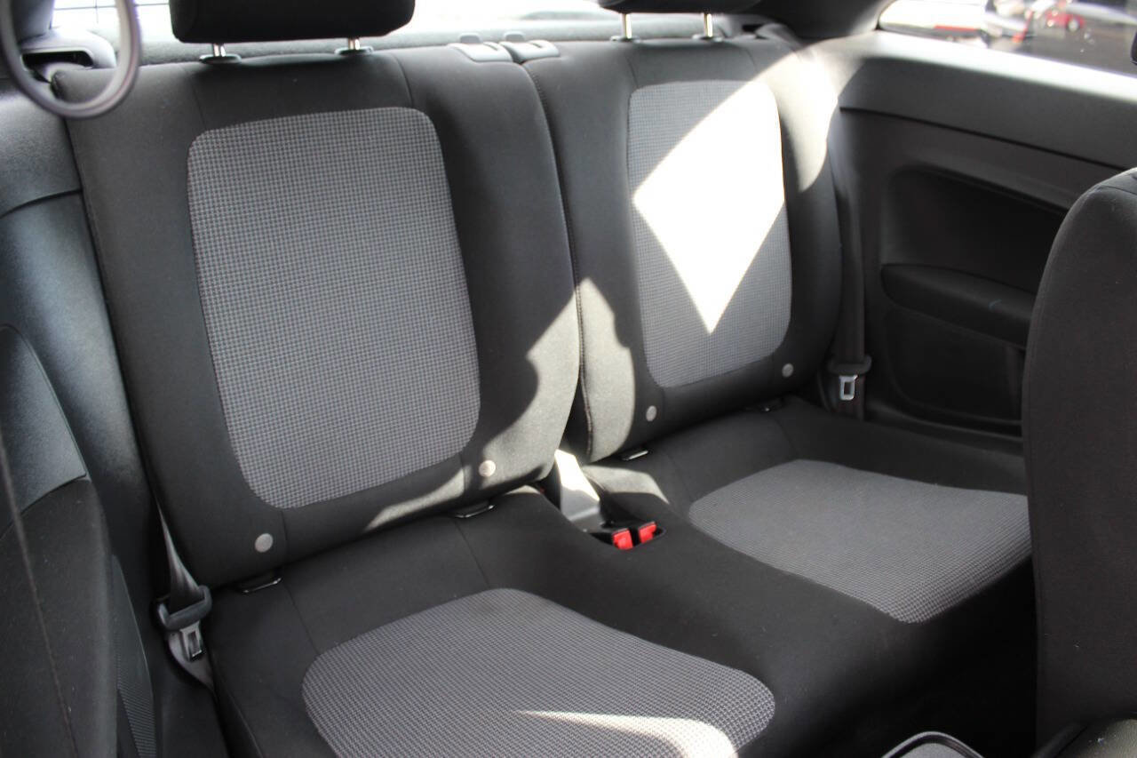 Used 2019 Volkswagen Beetle 2.0T S image 11