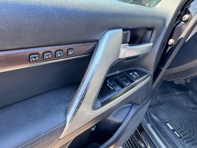Used 2016 Toyota Land Cruiser AWD/4WD image 31