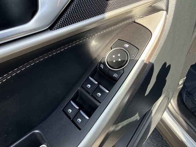 Used 2023 Ford Explorer XLT w/ Equipment Group 202A image 10
