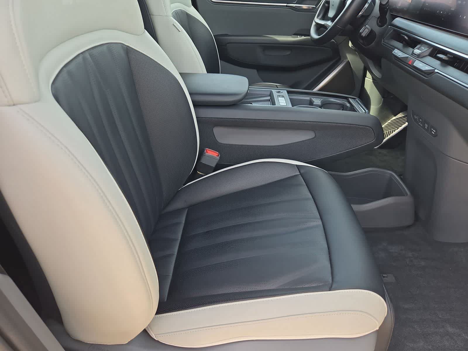 Certified 2024 Kia EV9 GT-Line AWD/4WD image 21