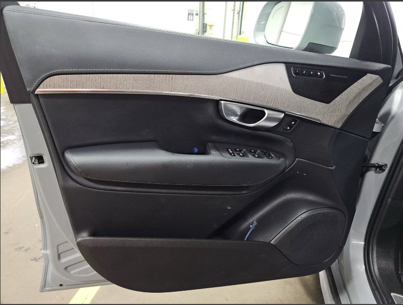 Certified 2024 Volvo XC90 T8 Ultimate w/ Protection Package Premier AWD/4WD image 15