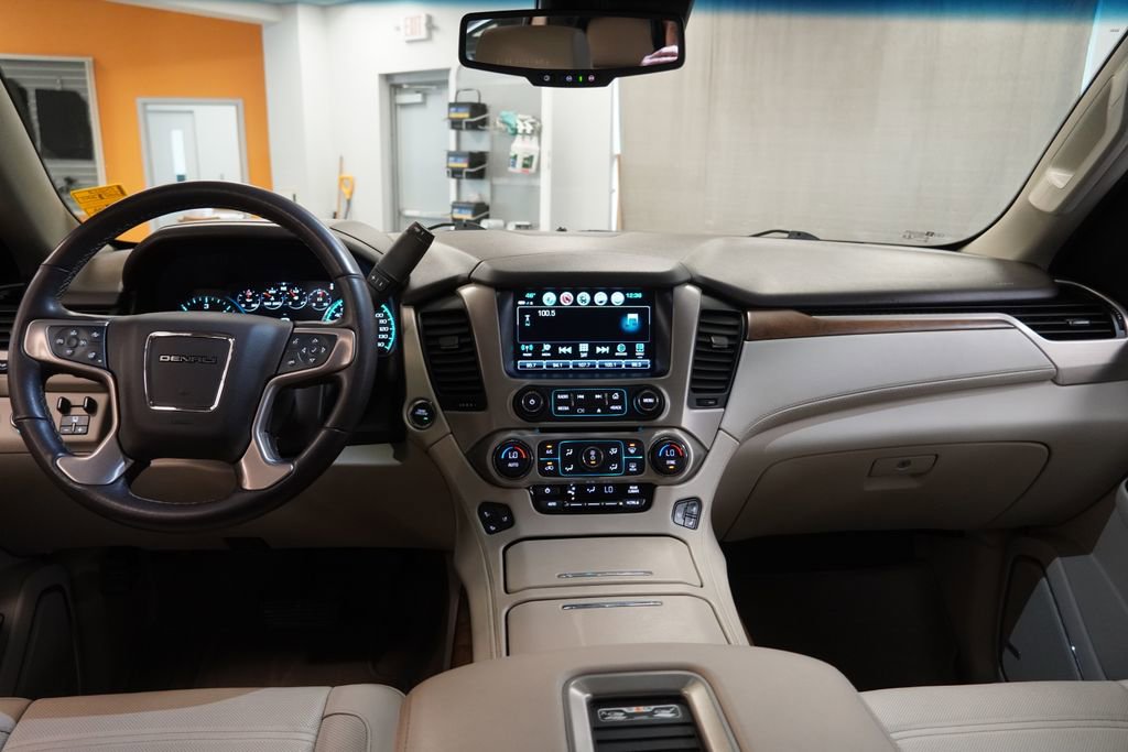 Used 2020 GMC Yukon XL Denali w/ Denali Ultimate Package AWD/4WD image 10