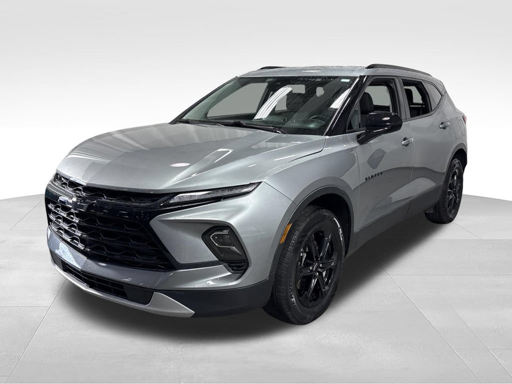 Used 2023 Chevrolet Blazer LT w/ Convenience Package FWD image 4