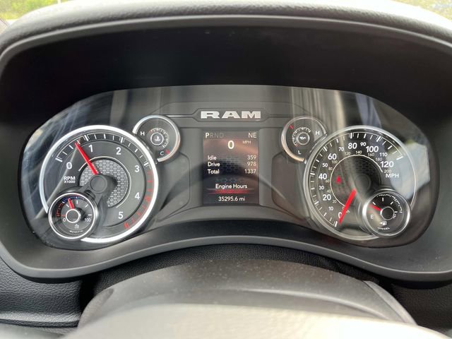 Used 2024 RAM 2500 Big Horn AWD/4WD image 34