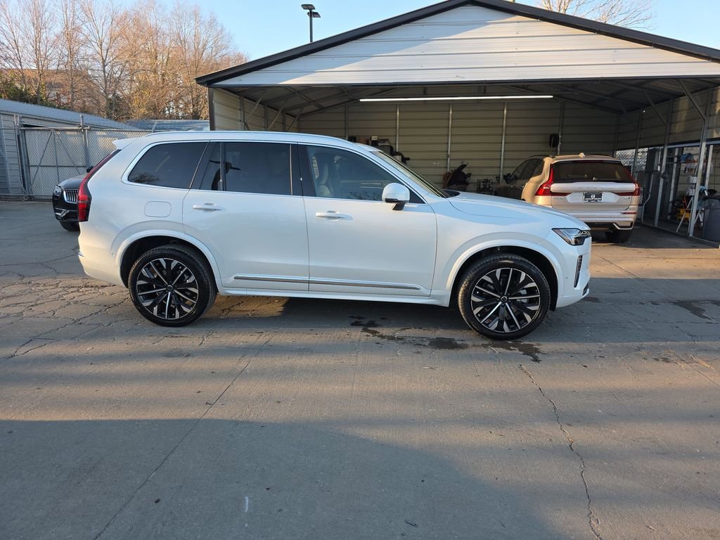 New 2026 Volvo XC90 B6 Plus image 4