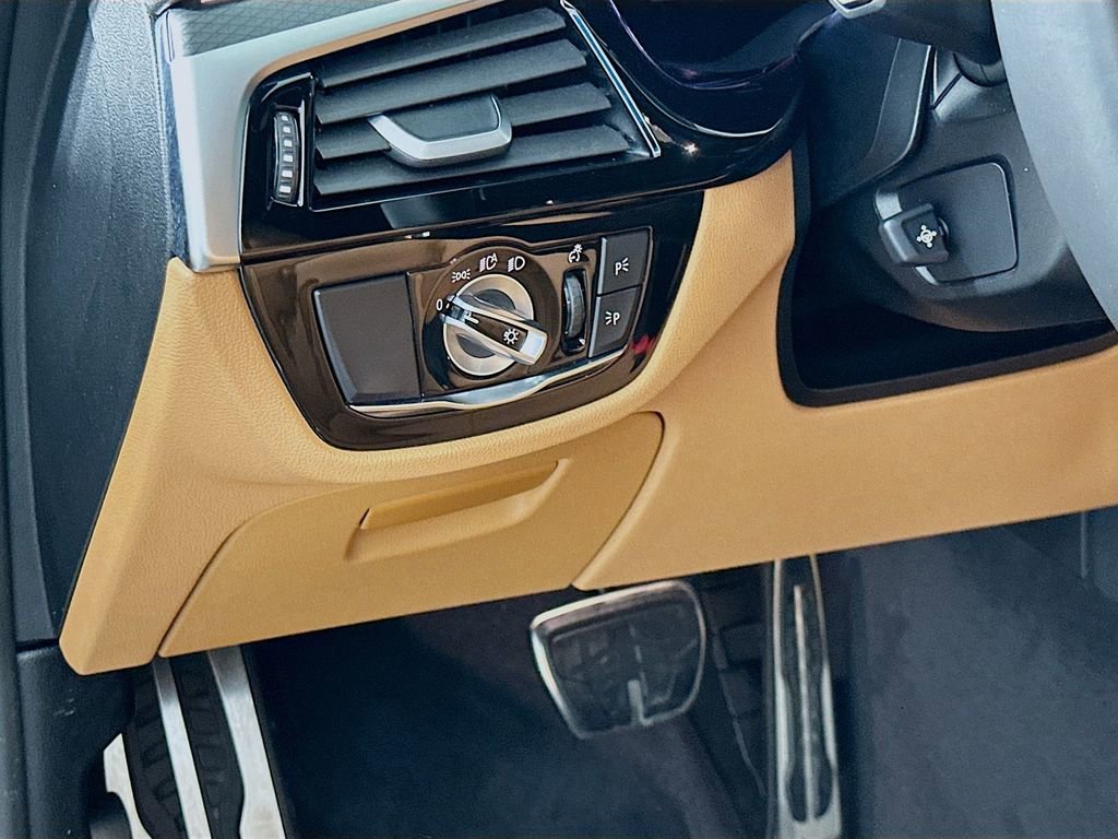 Used 2023 BMW 530i w/ M Sport Package image 10