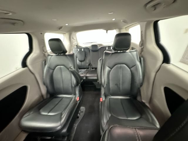 Used 2024 Chrysler Pacifica Limited FWD image 25