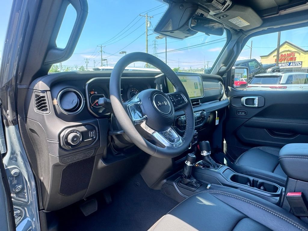 New 2026 Jeep Wrangler Unlimited Sahara w/ Safety Group AWD/4WD image 12