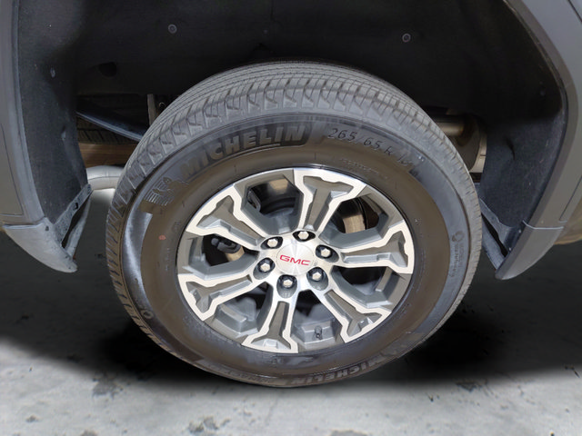 Used 2026 GMC Sierra 1500 SLT AWD/4WD image 8