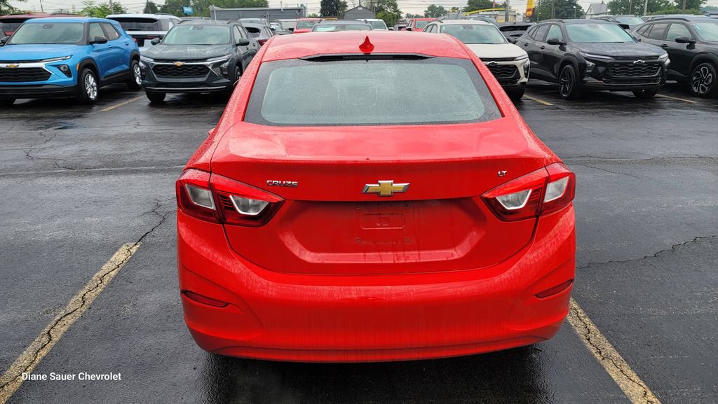 Used 2017 Chevrolet Cruze LT w/ Convenience Package FWD image 5