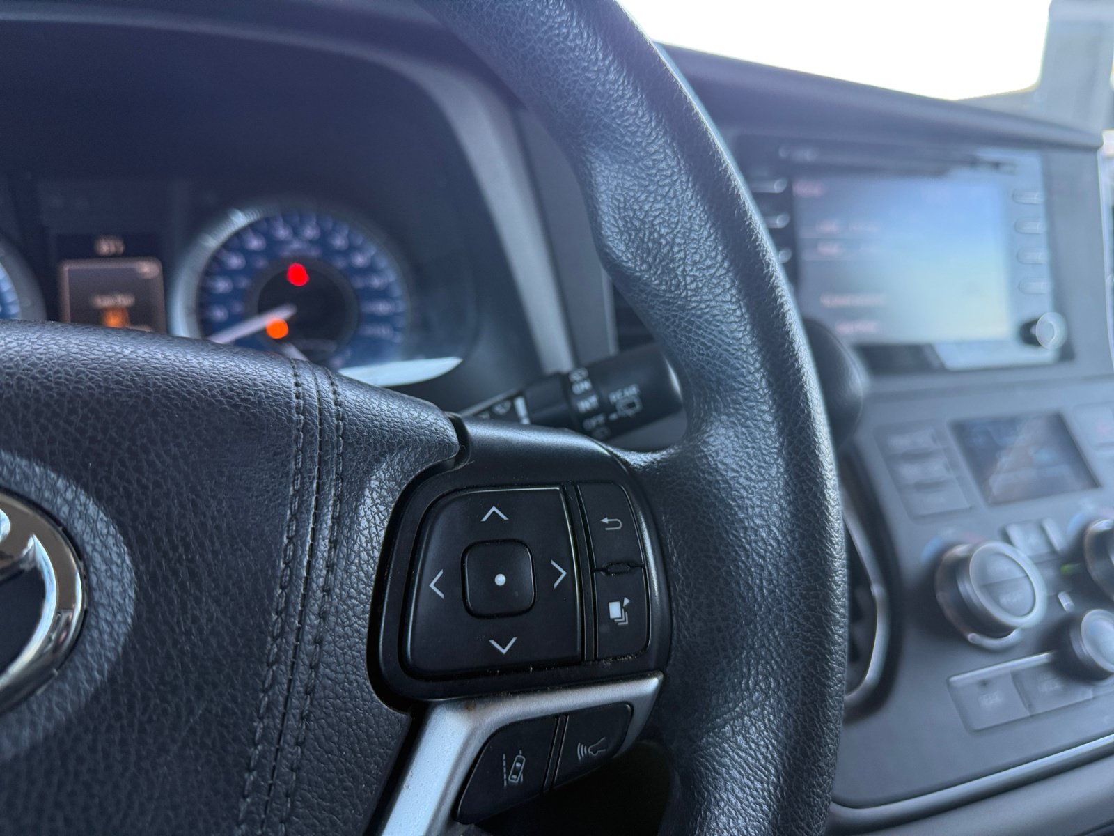 Used 2019 Toyota Sienna LE FWD image 13