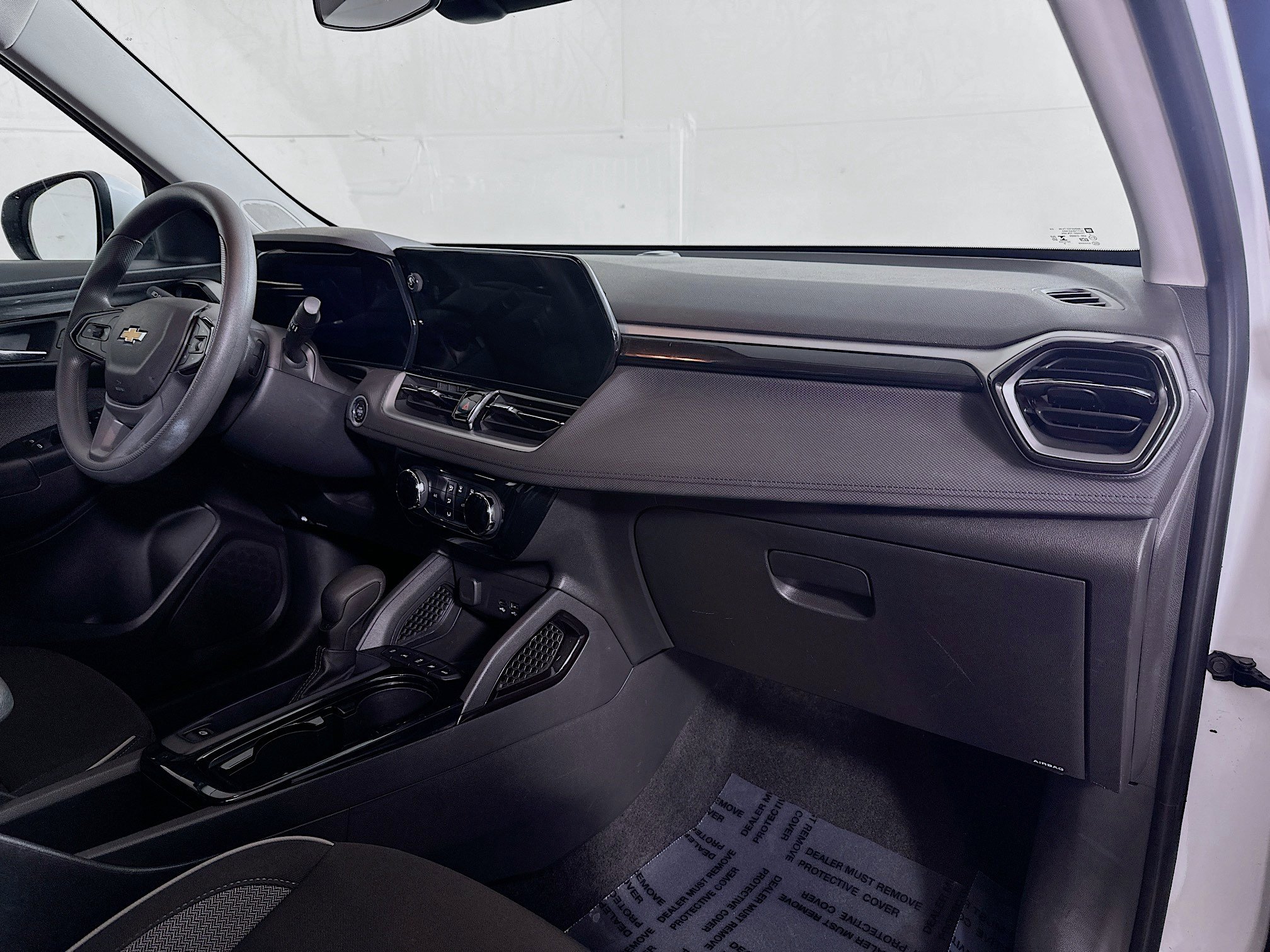 Used 2025 Chevrolet TrailBlazer LT AWD/4WD image 26