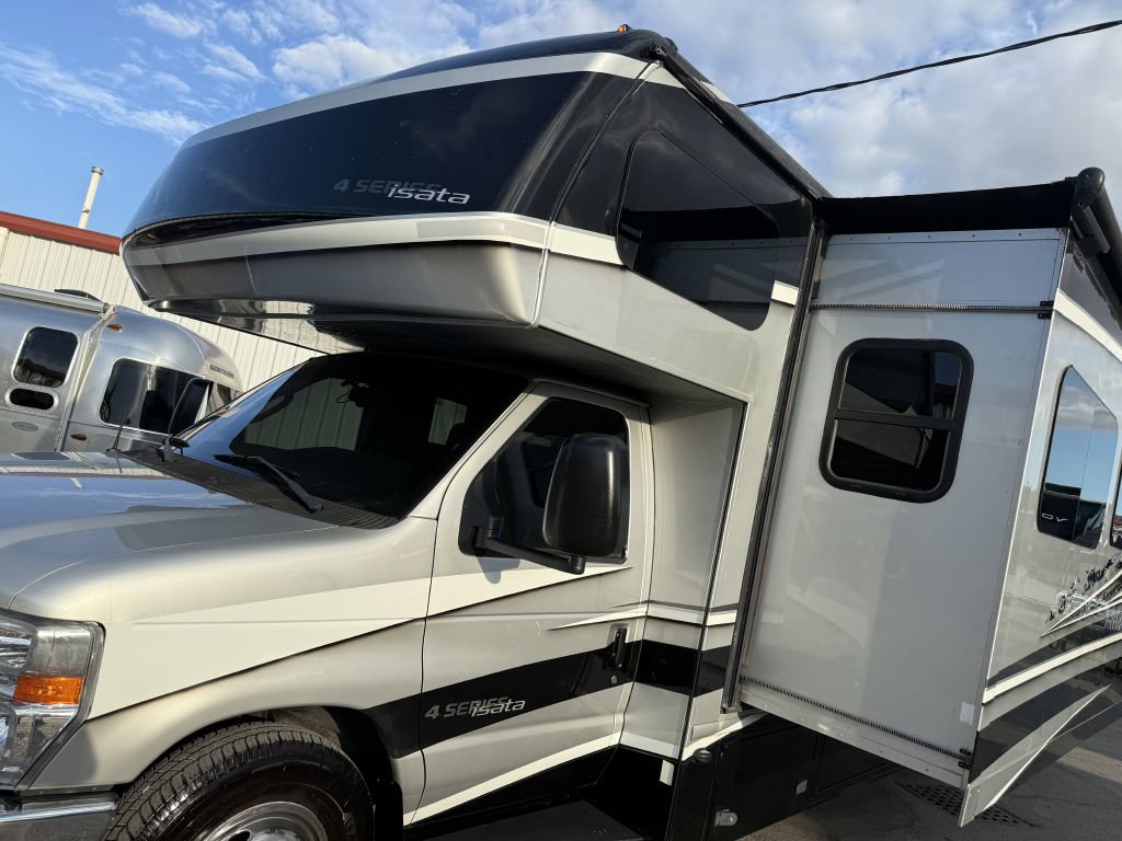 Used 2017 Ford E-450 and Econoline 450 Super Duty w/ Motorhome Prep Package image 27