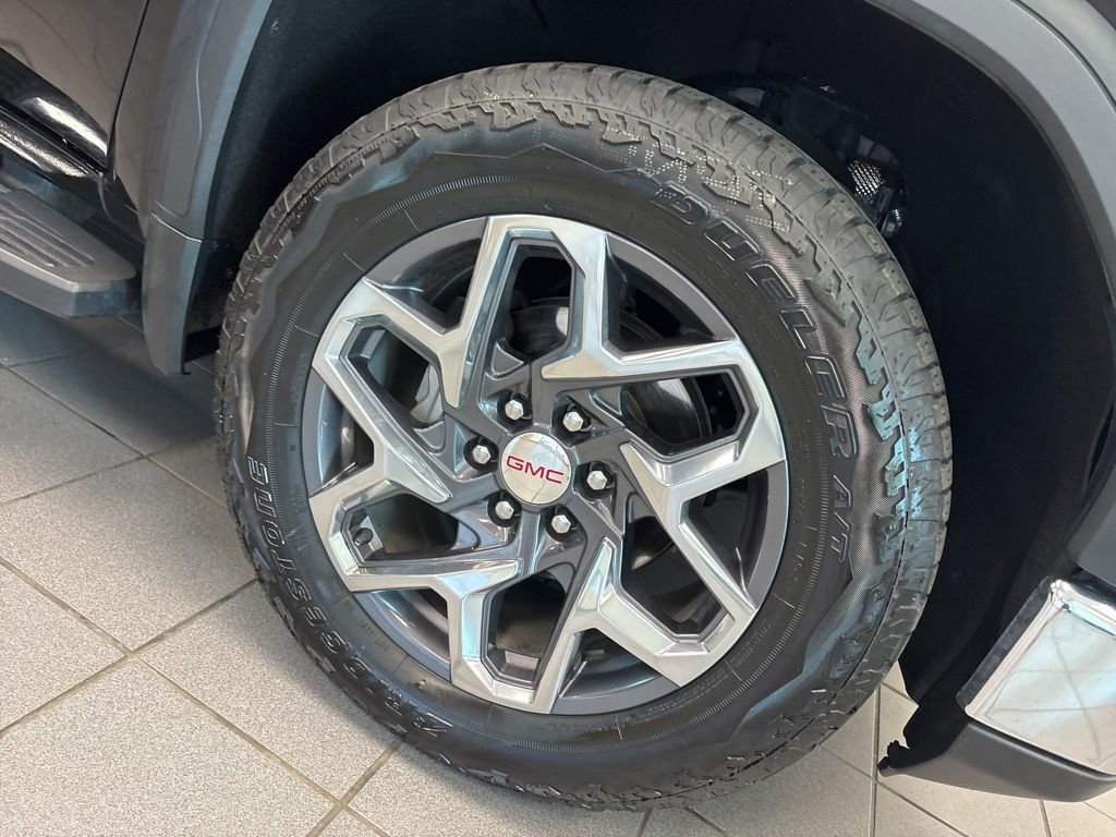 Used 2025 GMC Sierra 1500 SLT w/ SLT Premium Plus Package image 9