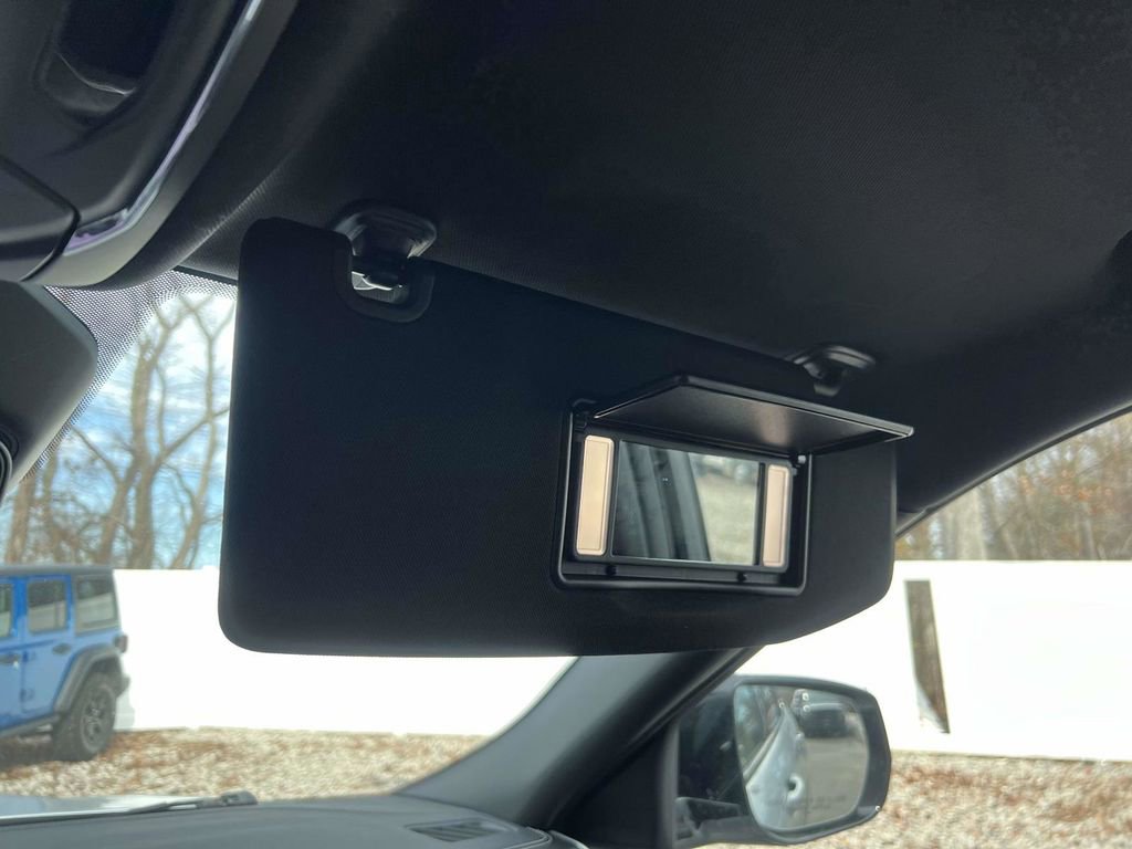 Used 2025 Jeep Grand Cherokee L Limited image 38