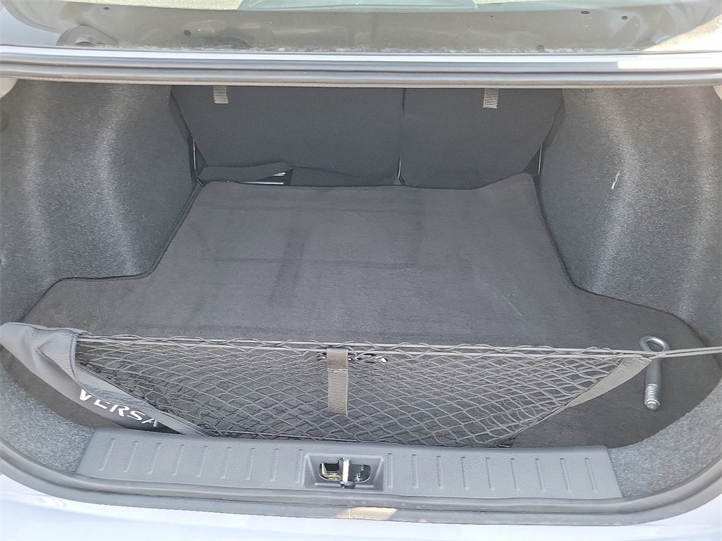 New 2025 Nissan Versa SR w/ Trunk Package image 13