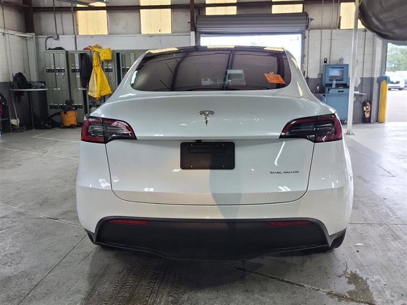 Used 2025 Tesla Model Y Long Range image 4
