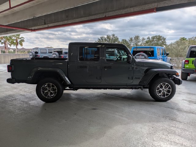 New 2026 Jeep Gladiator Sport AWD/4WD image 3