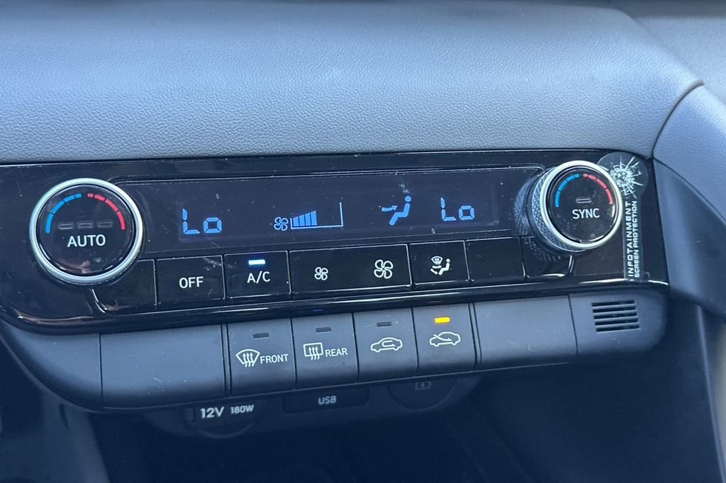 New 2025 Hyundai Elantra Sport FWD image 17