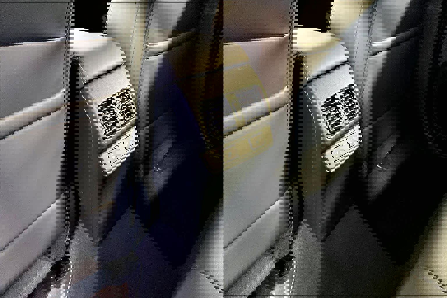 Used 2016 Subaru Outback 3.6R Limited image 35