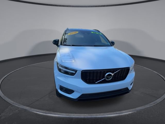 Used 2020 Volvo XC40 T5 R-Design image 3