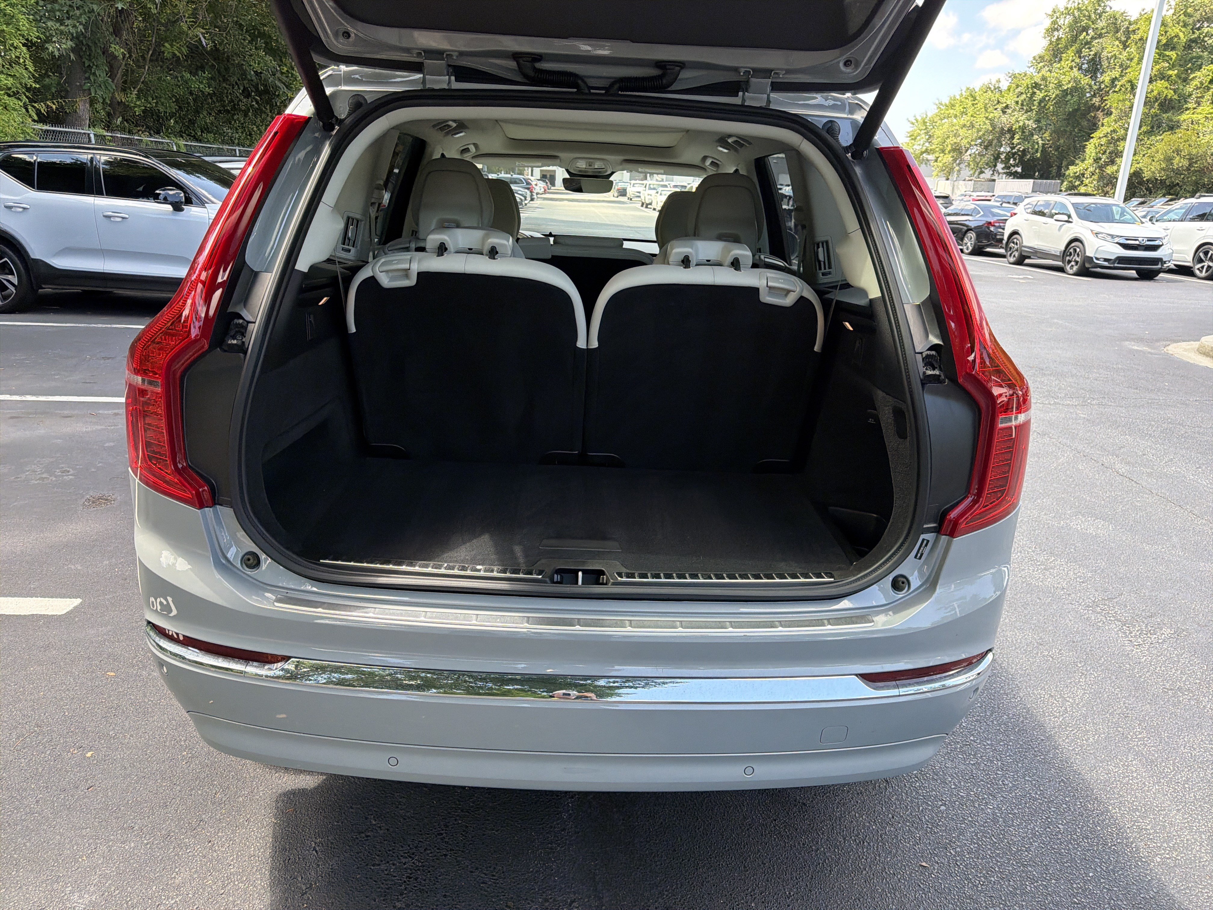 Certified 2025 Volvo XC90 B5 Plus w/ Protection Package Premier AWD/4WD image 34