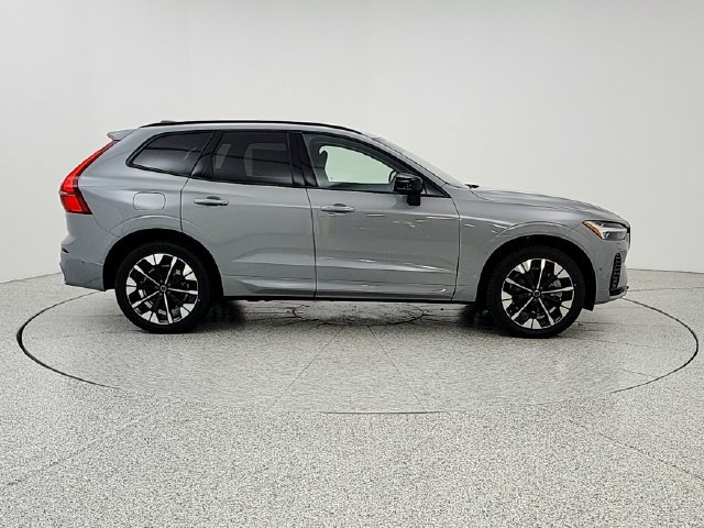 New 2026 Volvo XC60 T8 Plus w/ Protection Package Premier AWD/4WD image 4