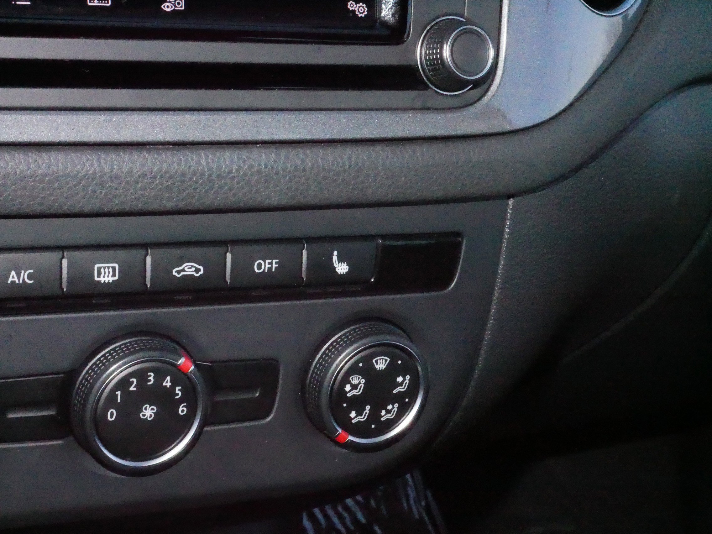 Used 2017 Volkswagen Tiguan Wolfsburg Edition image 27