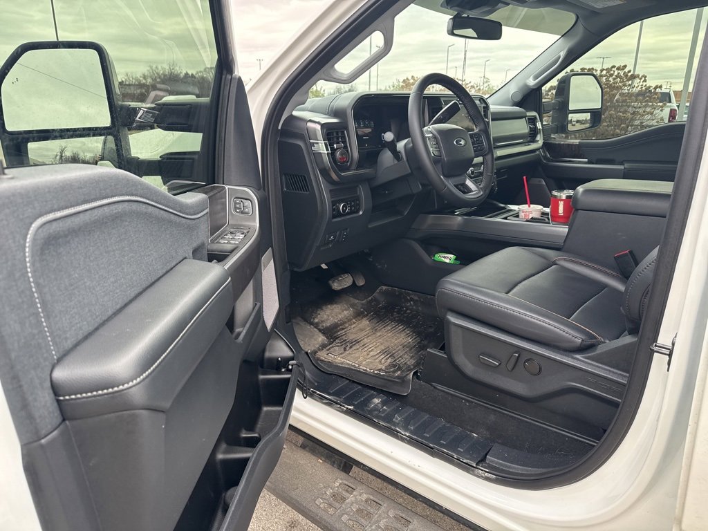 Used 2025 Ford F250 Lariat w/ Lariat Ultimate Package image 8