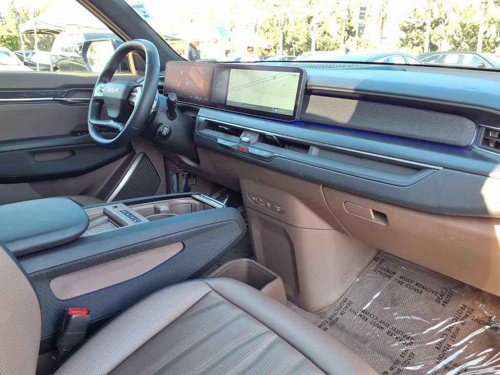 Certified 2024 Kia EV9 GT-Line AWD/4WD image 13
