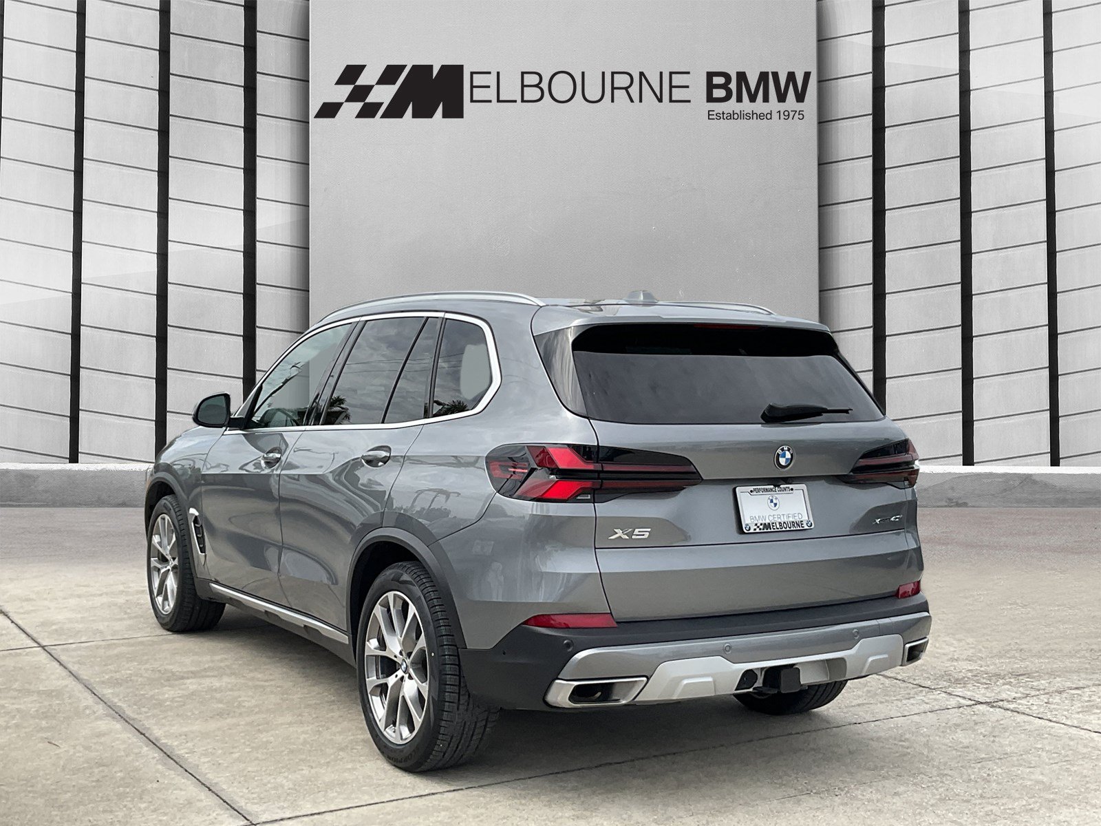Used 2024 BMW X5 xDrive40i w/ Premium Package AWD/4WD image 6