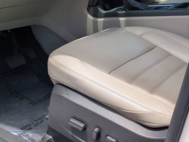 Used 2018 Ford Escape Titanium w/ Ford Safe & Smart Package FWD image 12