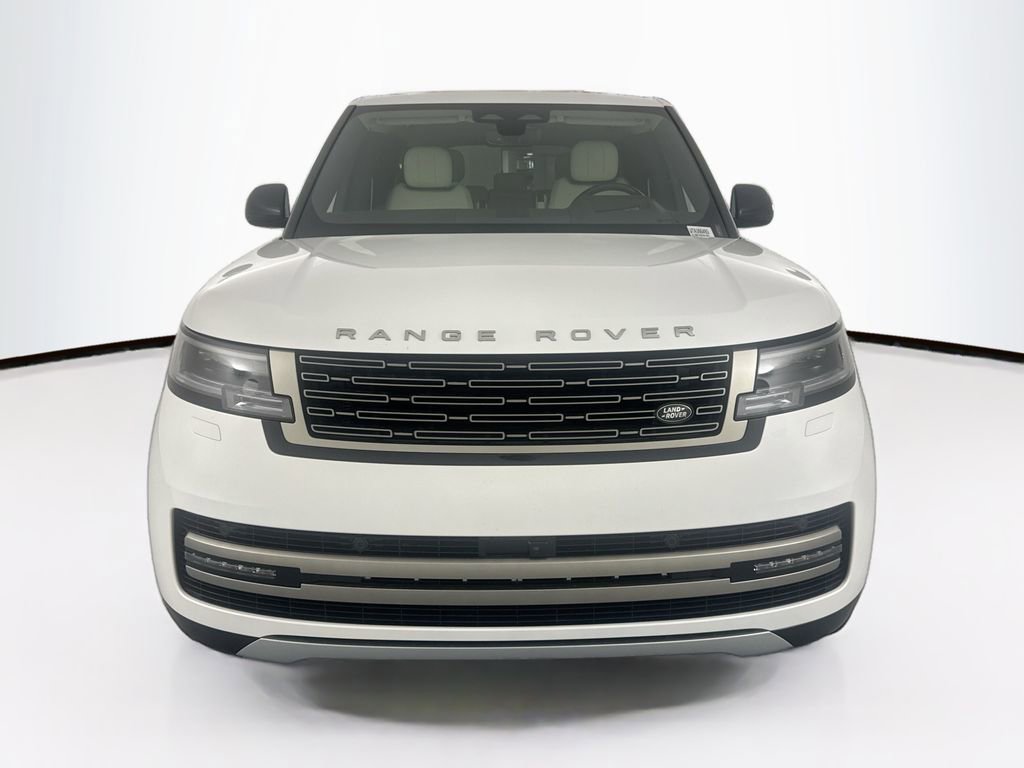 New 2026 Land Rover Range Rover Long Wheelbase SE image 2
