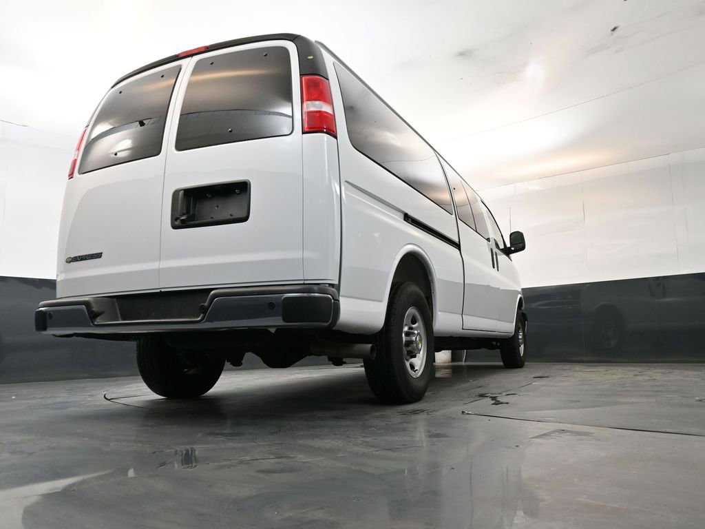 Used 2025 Chevrolet Express 3500 LT w/ LT Preferred Equipment Group RWD image 20