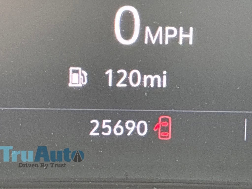 Used 2023 Buick Envision Preferred FWD image 32