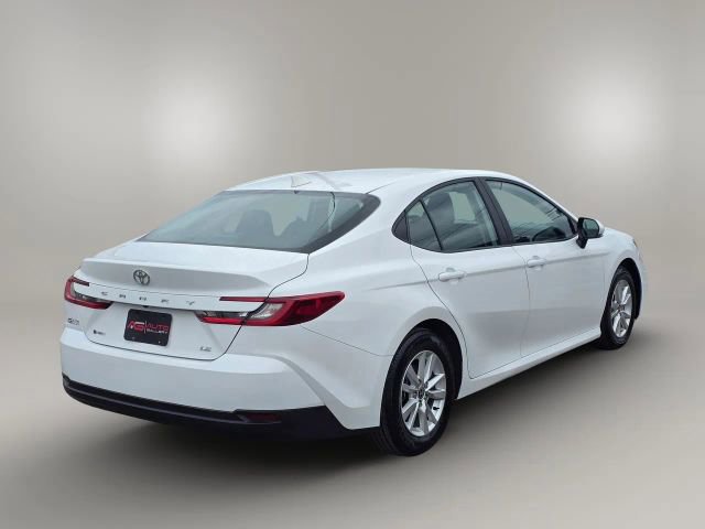 Used 2025 Toyota Camry LE image 4