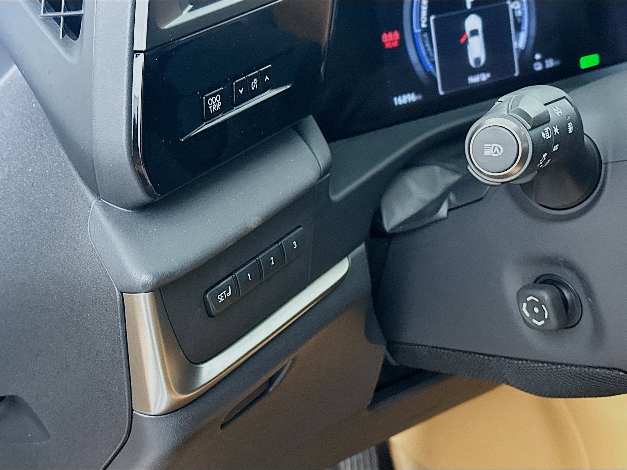 Used 2023 Lexus RZ 450e Premium w/ Technology Package AWD/4WD image 17