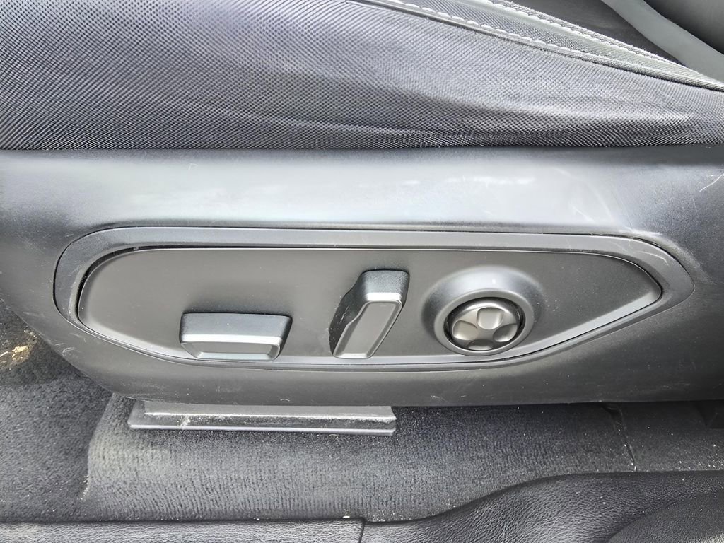 Used 2024 Jeep Grand Cherokee Laredo image 27